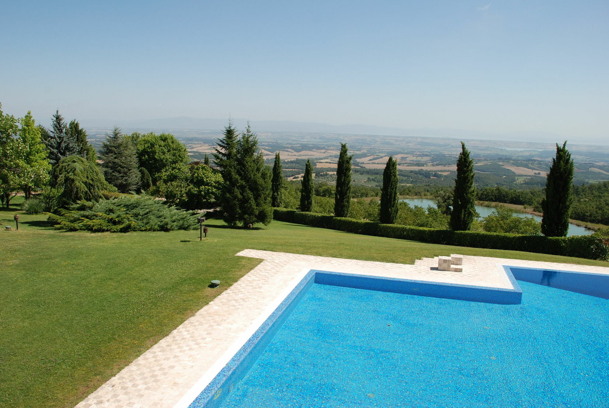Borgo Poggio Bianco * Sarteano